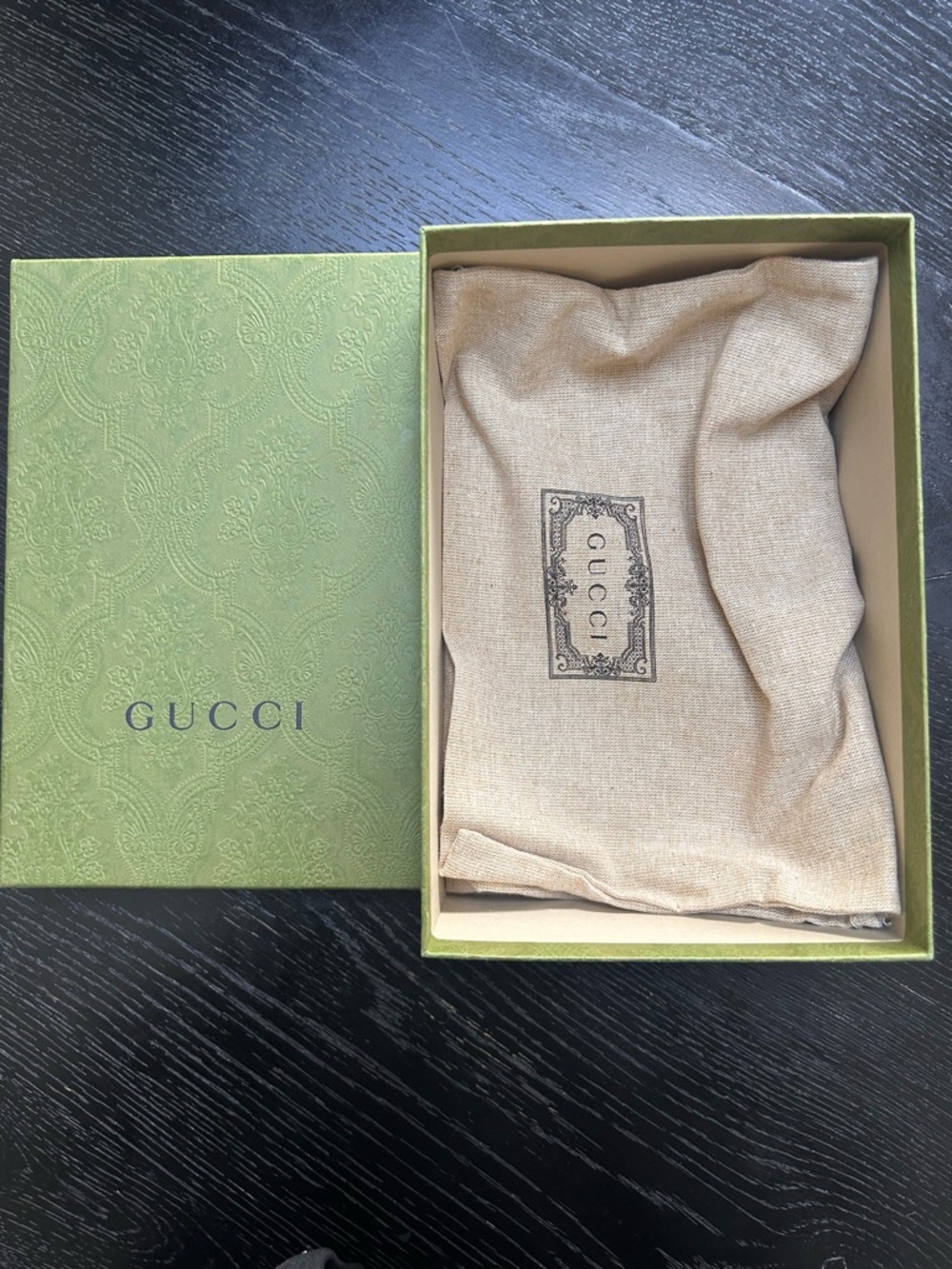 Gucci Black Pebbled Leather Bifold Wallet with Subtle GG Emblem - Picture 3 of 16
